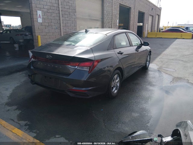 2021 HYUNDAI ELANTRA SE 4