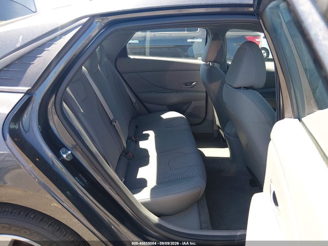 2021 HYUNDAI ELANTRA SE 8