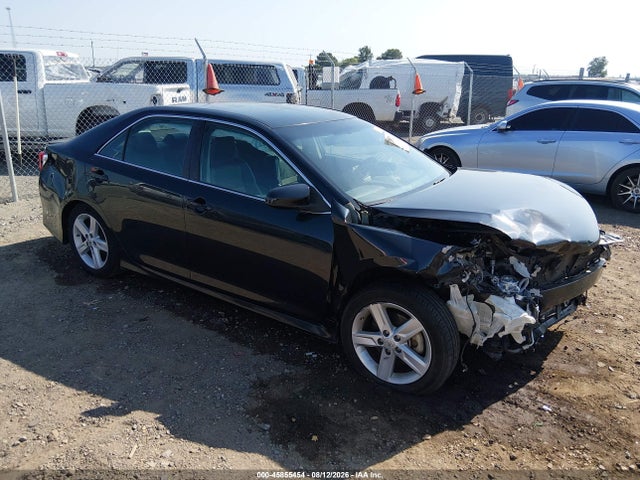 2014 TOYOTA CAMRY SE