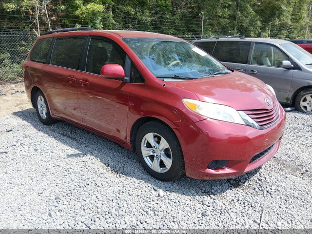 2011 TOYOTA SIENNA LE V6