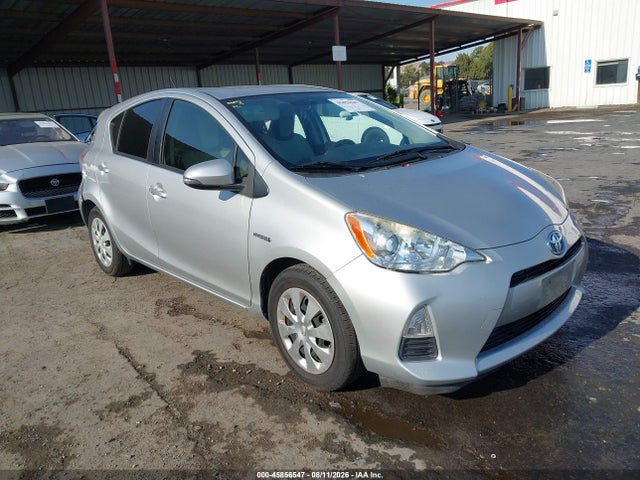 صورة 1 لـ 2014 Toyota PRIUS C ONE