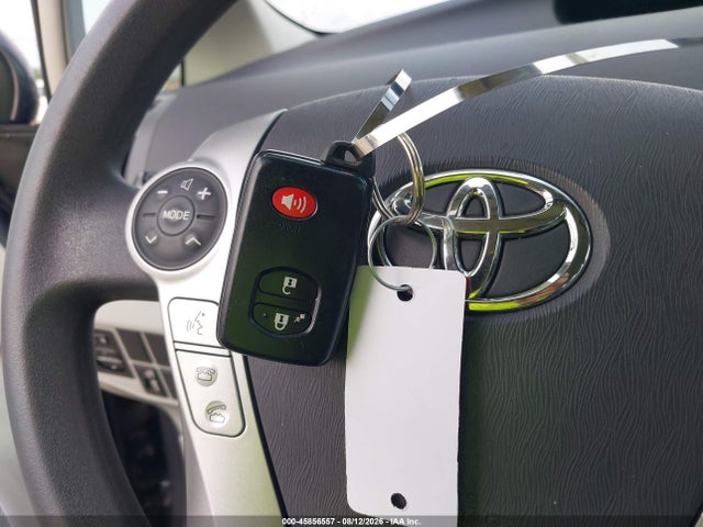 صورة 11 لـ 2011 Toyota PRIUS THREE