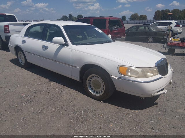 2001 LINCOLN TOWN CAR EXECUTIVE