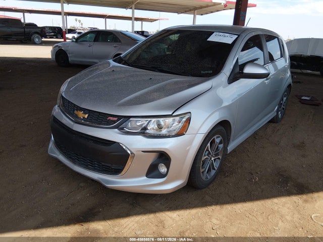 2017 Chevrolet SONIC LT AUTO photo 2
