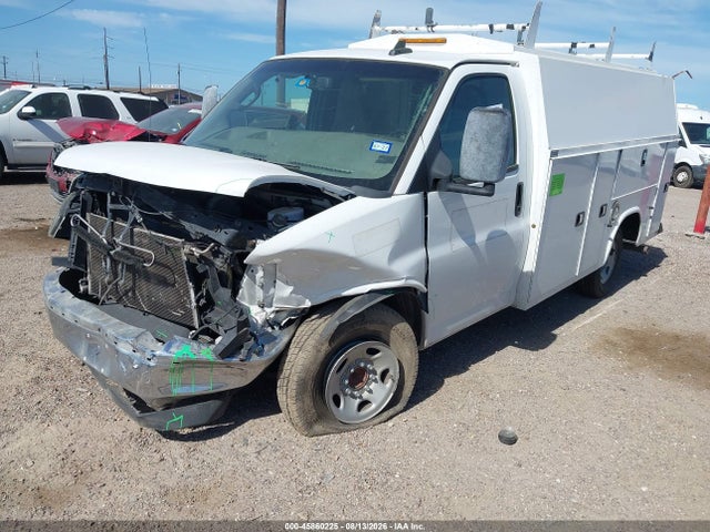 2017 CHEVROLET EXPRESS CUTAWAY WORK VAN 2