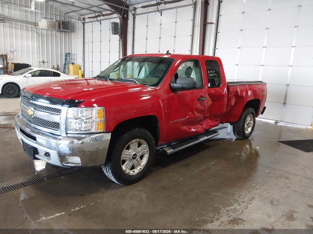 2013 Chevrolet SILVERADO 1500 LT photo 2