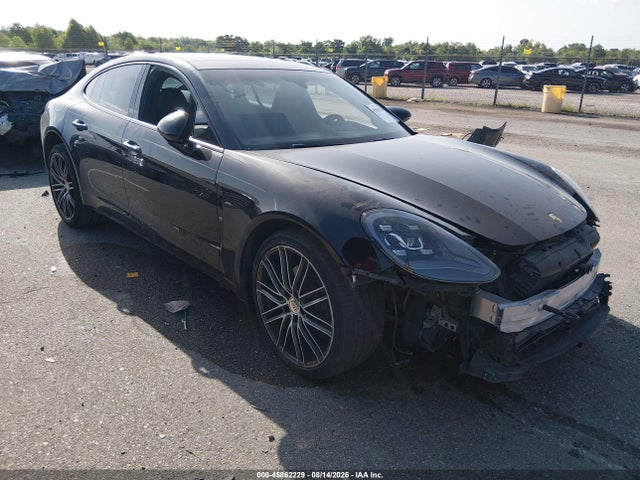 2017 PORSCHE PANAMERA 4