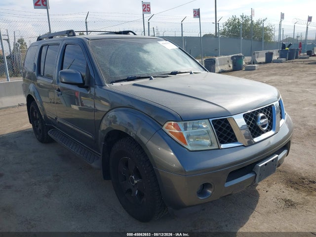 2005 NISSAN PATHFINDE SE