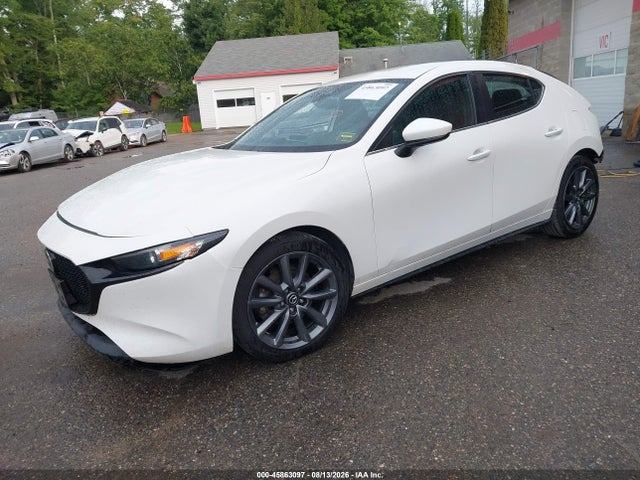 صورة 2 لـ 2021 Mazda MAZDA3 SELECT