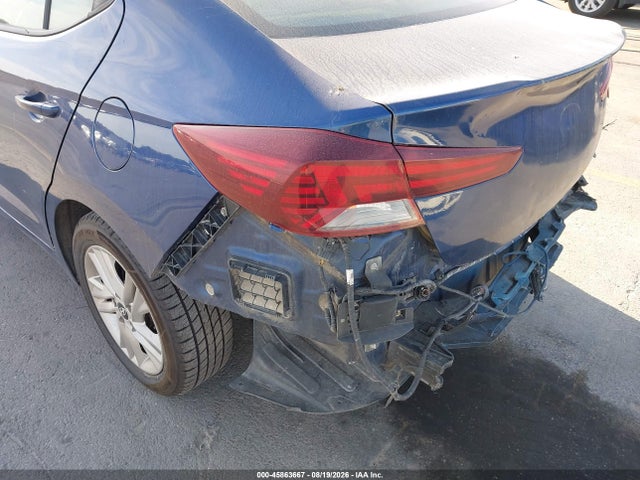 2019 HYUNDAI ELANTRA SEL 17