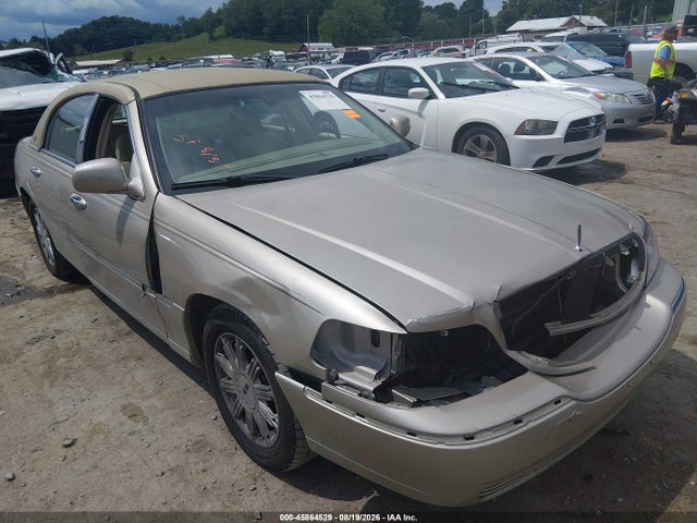 2006 LINCOLN TOWN CAR SIGNATURE LIMITED