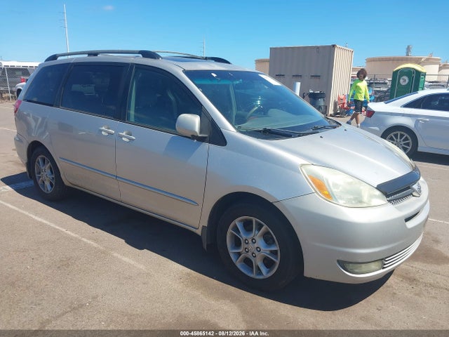 2004 TOYOTA SIENNA XLE