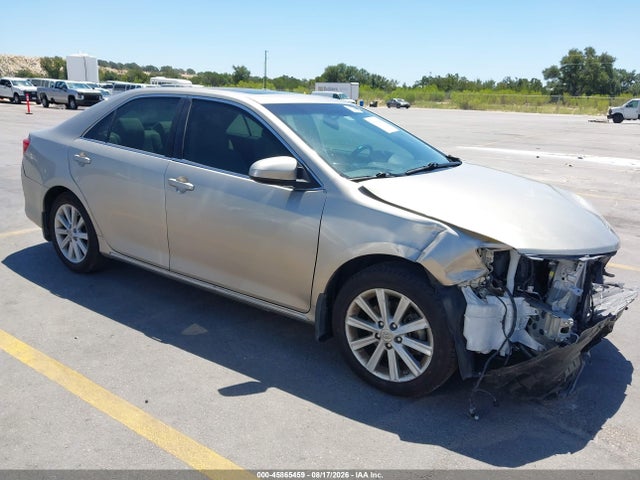 2014 TOYOTA CAMRY XLE