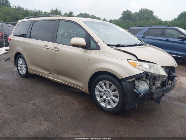 2011 TOYOTA SIENNA LIMITED V6