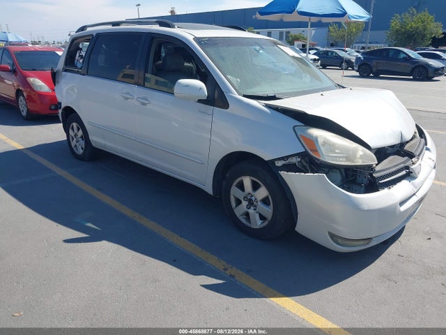 2004 TOYOTA SIENNA XLE
