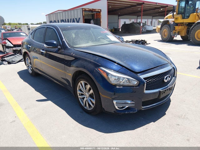 2017 INFINITI Q70 3.7X