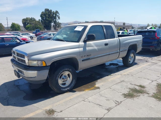 1999 Dodge RAM 1500 ST 照片 2