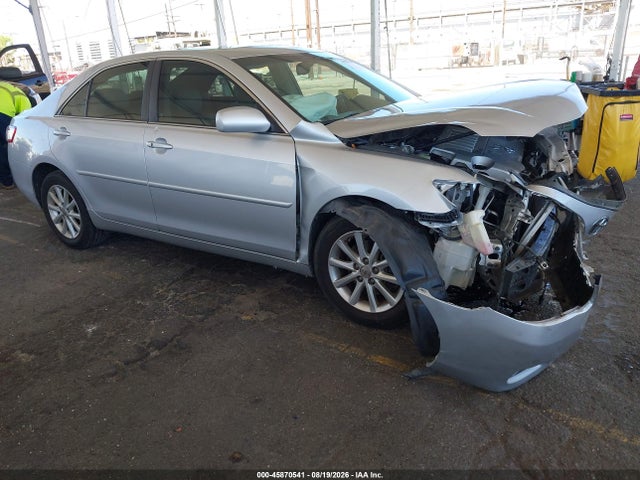 2011 TOYOTA CAMRY XLE V6