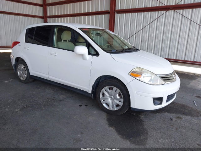 2011 Nissan VERSA 1.8S — фото 1