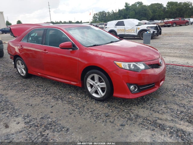 2014 TOYOTA CAMRY SE
