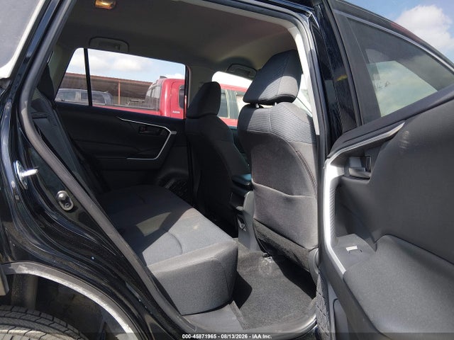 2019 TOYOTA RAV4 LE 8