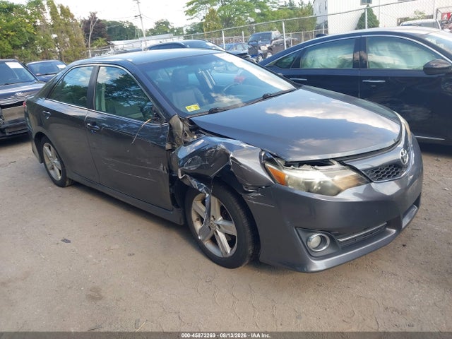 2012 TOYOTA CAMRY SE