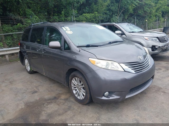 2013 TOYOTA SIENNA XLE V6 8 PASSENGER