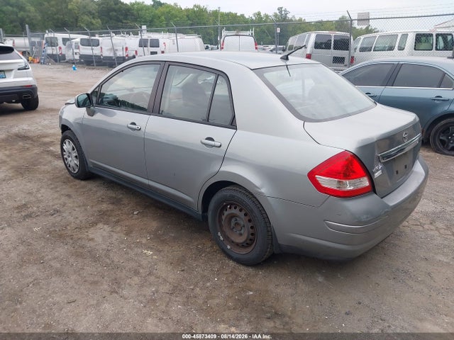 2010 Nissan VERSA 1.8S photo 3