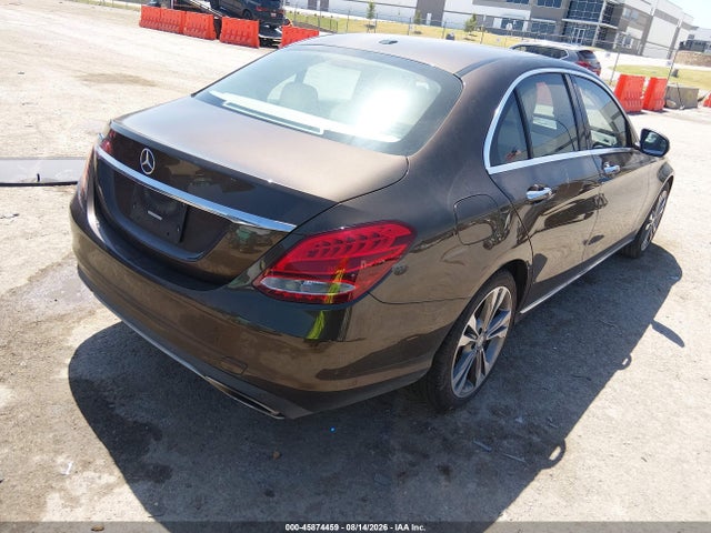 صورة 4 لـ 2016 Mercedes-BENZ C 300