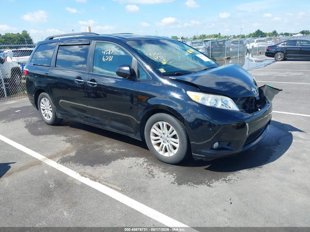 2016 TOYOTA SIENNA XLE 8 PASSENGER