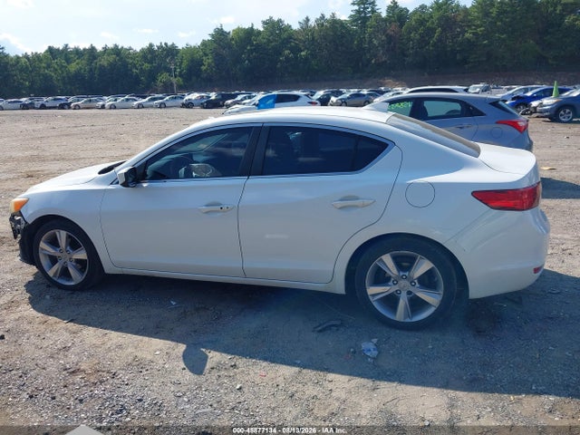 2013 Acura ILX 2.0L 照片 14