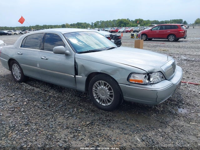 2006 LINCOLN TOWN CAR SIGNATURE