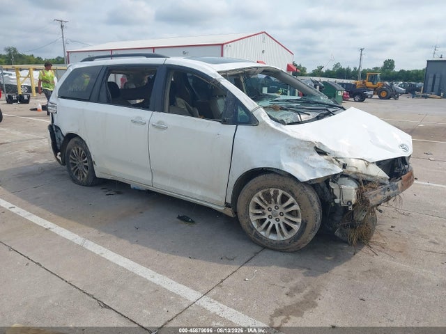 2011 TOYOTA SIENNA XLE V6