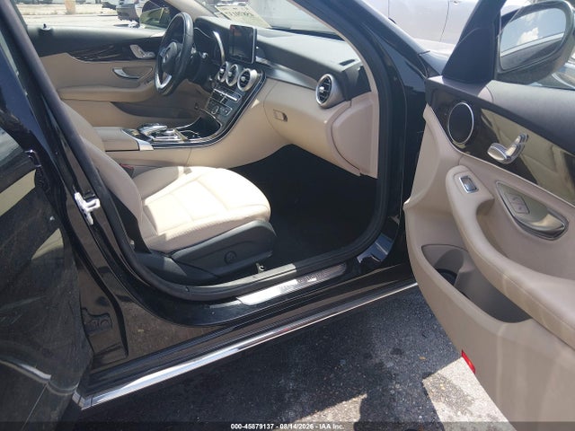صورة 5 لـ 2016 Mercedes-BENZ C 300