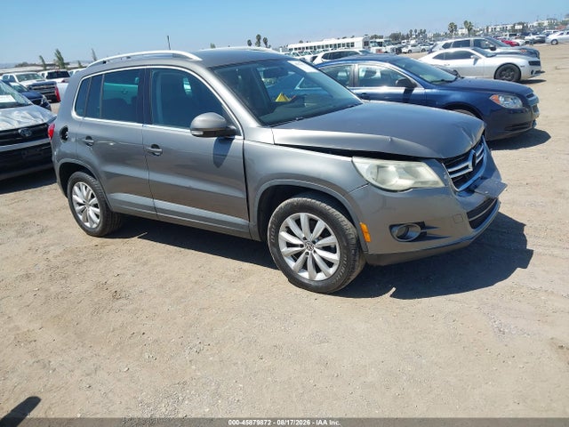 2011 VOLKSWAGEN TIGUAN SE
