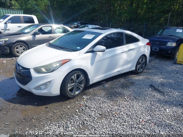 2013 Hyundai ELANTRA SE 照片 2