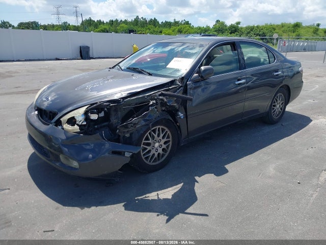 2004 Lexus ES 330 photo 2