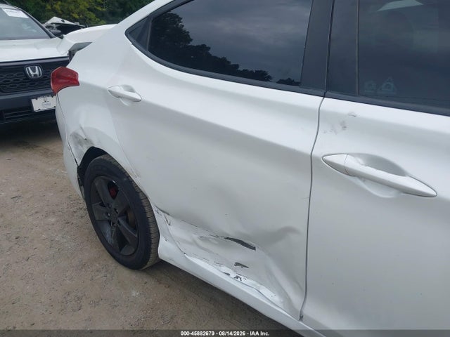 2013 Hyundai ELANTRA GLS — фото 16