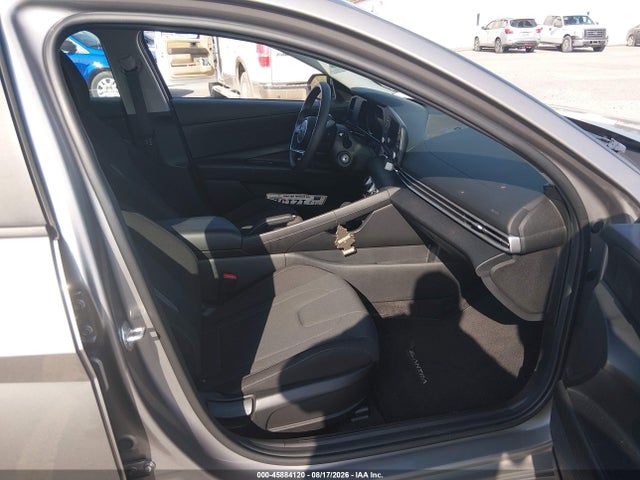 2023 HYUNDAI ELANTRA SE 5