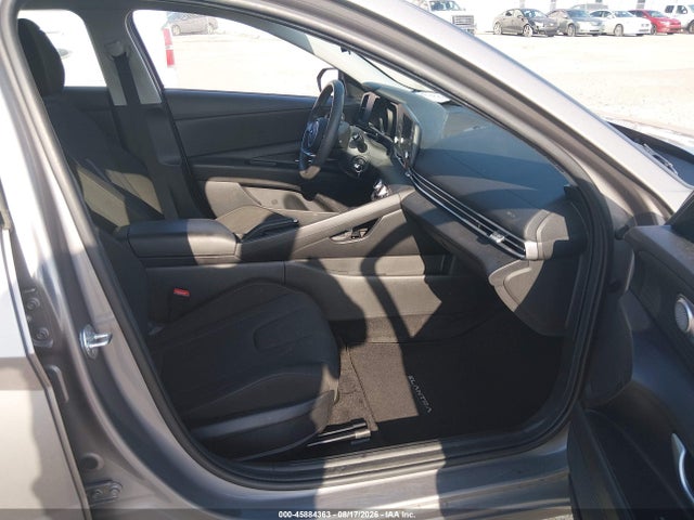 2023 HYUNDAI ELANTRA SE 5