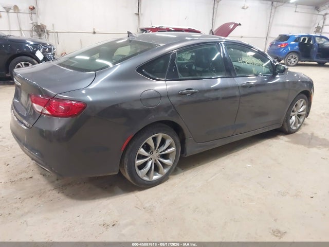 2016 Chrysler 200 S — миниатюра 4