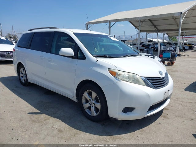 2012 TOYOTA SIENNA LE V6 8 PASSENGER