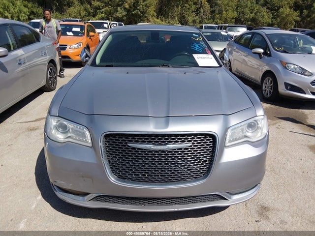 صورة 12 لـ 2016 Chrysler 300C
