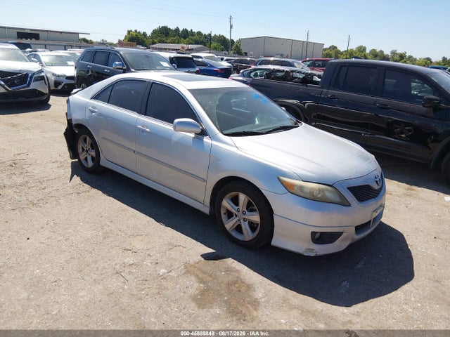 2011 TOYOTA CAMRY SE