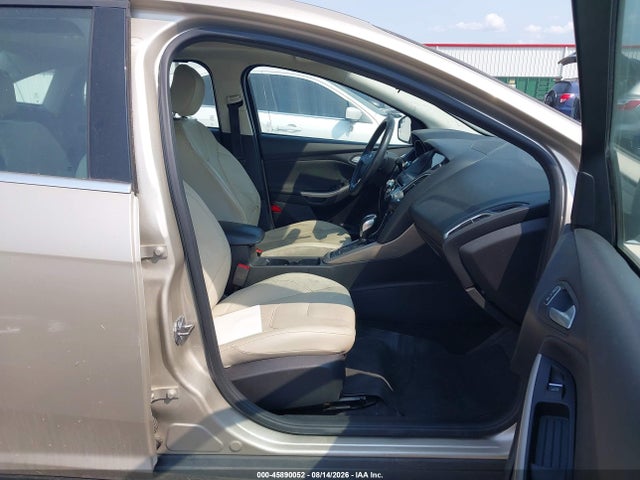 2017 FORD FOCUS TITANIUM 照片 5