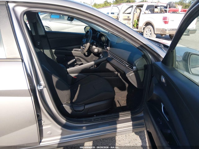 2023 HYUNDAI ELANTRA SE 5
