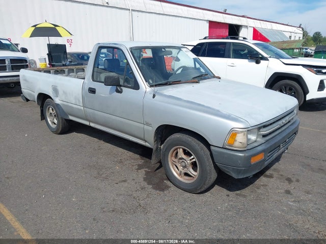 1989 TOYOTA PICKUP 1 TON LONG BED DLX