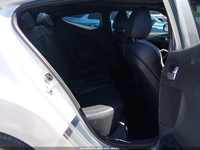 صورة 8 لـ 2016 Hyundai VELOSTER TURBO