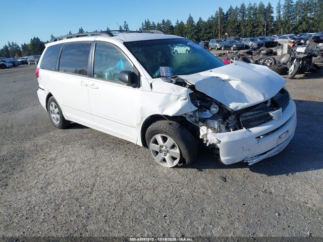 2005 TOYOTA SIENNA LE