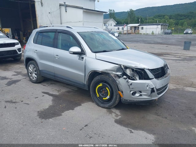 2011 VOLKSWAGEN TIGUAN SE